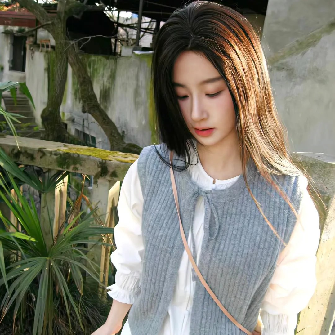 夏日天空的那匹红马